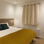 Modern 2-bed 20 Mins From Airport דבלין