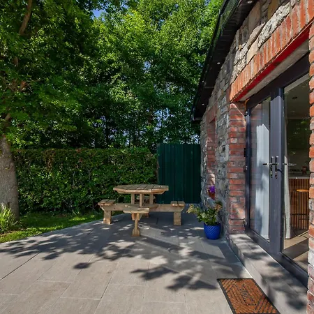 Modern Space 20 Minutes From Airport Appartement